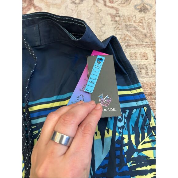 Burnside Men's 9.5" Board Shorts with Stretch, Sz 28 (Small) - Picture 3 of 7